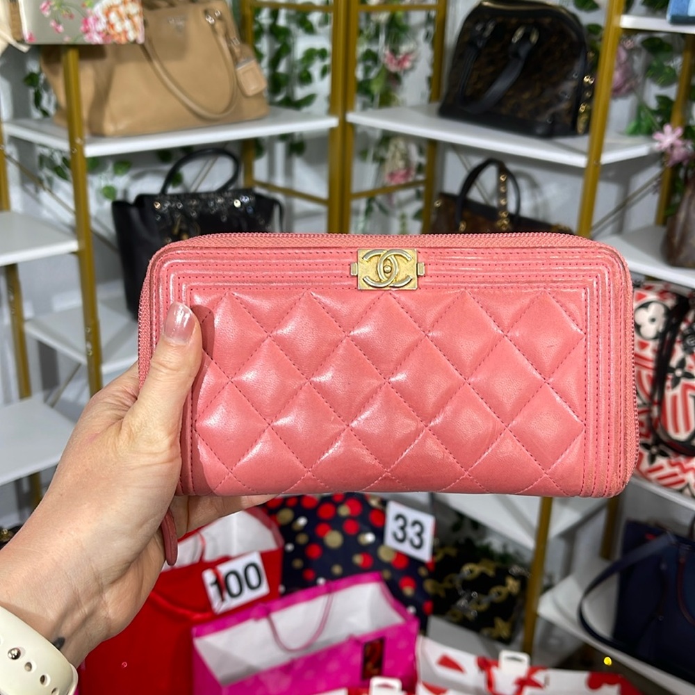 Chanel wallet